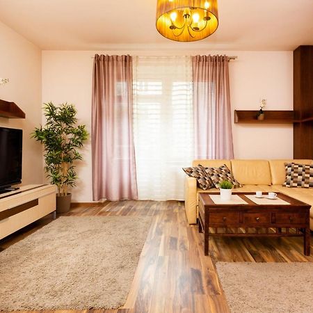 Apartment Warsaw Hoza By Noclegi Renters Varsóvia Exterior foto